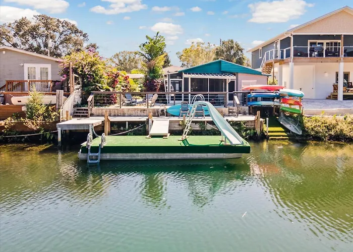 The Hideaway At Weeki Wachee